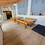 Steinhaus Mit Privatem Aussenpool By Interhome Feriehus *