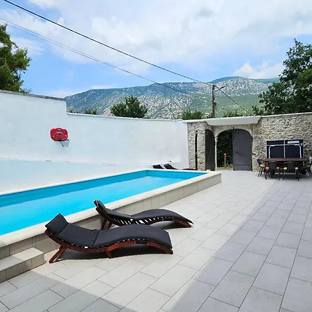 Steinhaus Mit Privatem Aussenpool By Interhome Vakantiehuis Tribalj (Primorsko-Goranska)