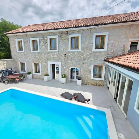 Vakantiehuis Steinhaus Mit Privatem Aussenpool By Interhome *