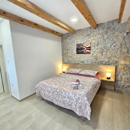Steinhaus Mit Privatem Aussenpool By Interhome *