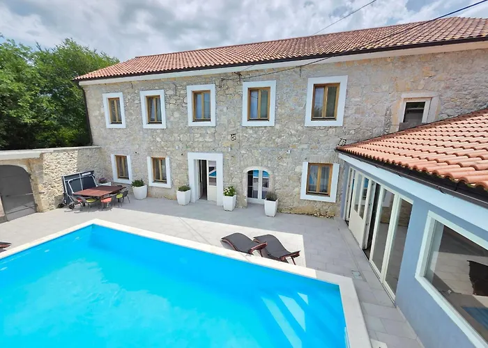Vakantiehuis Steinhaus Mit Privatem Aussenpool By Interhome *
