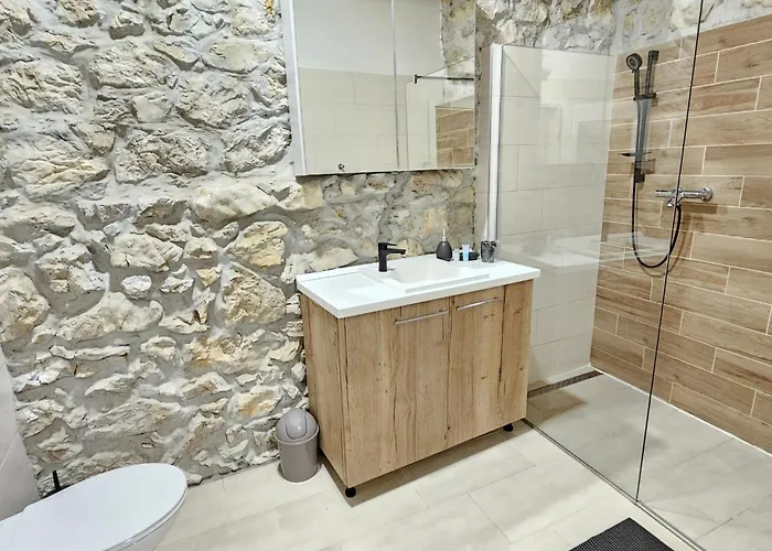 Steinhaus Mit Privatem Aussenpool By Interhome Vakantiehuis