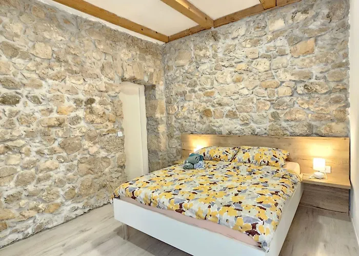 Steinhaus Mit Privatem Aussenpool By Interhome Vakantiehuis *