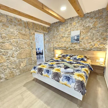 Steinhaus Mit Privatem Aussenpool By Interhome *