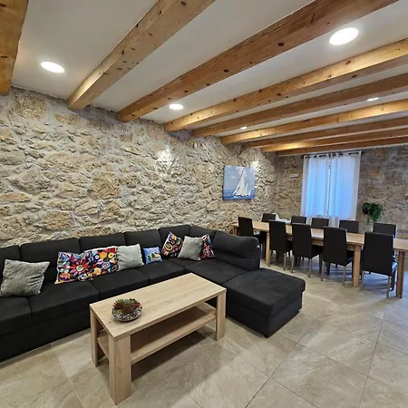 Steinhaus Mit Privatem Aussenpool By Interhome *