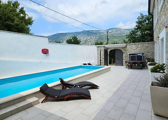 Steinhaus Mit Privatem Aussenpool By Interhome Nyaraló Tribalj