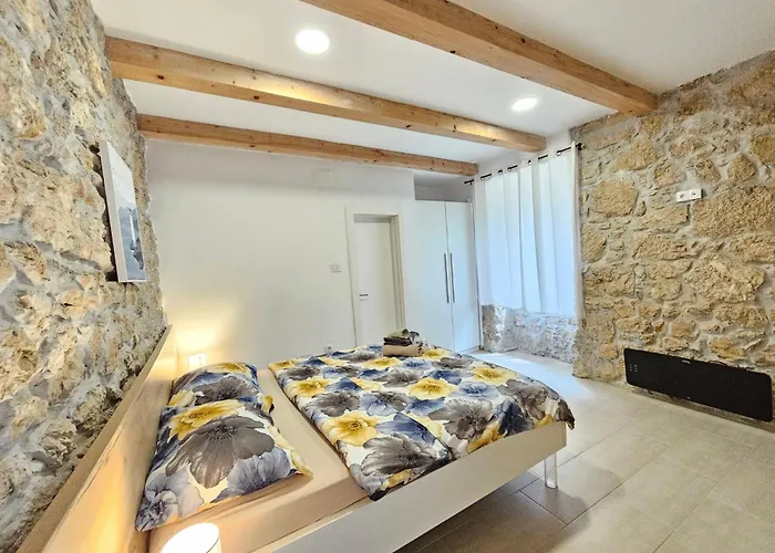 Steinhaus Mit Privatem Aussenpool By Interhome