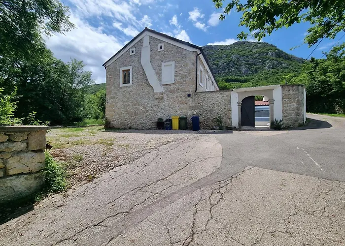 Steinhaus Mit Privatem Aussenpool By Interhome Nyaraló Tribalj